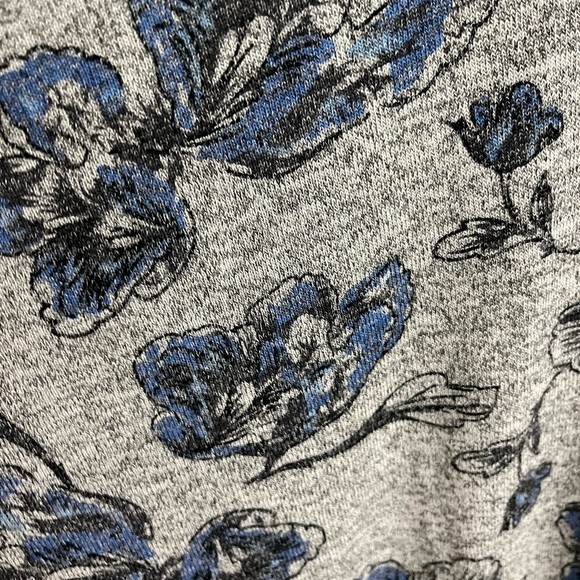 2 Dolman style short sleeve shirts - Picture 4 of 6